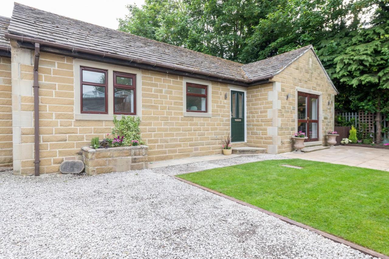 Large 2-Bedroom Bungalow Near Airedale Hospital, Keighley, Convenient Location With Parking Steeton 외부 사진
